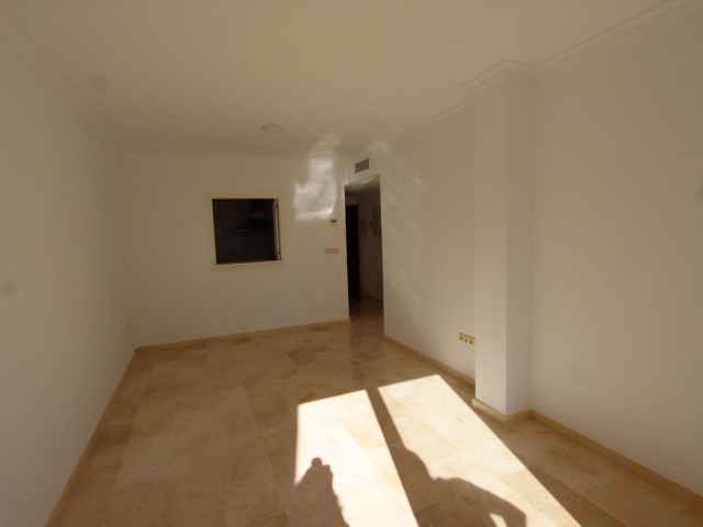 3 Bedrooms Apartment in Nueva Andalucía
