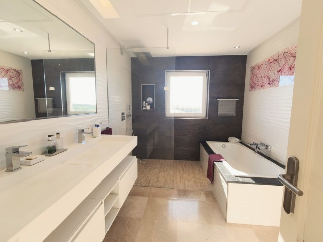 Appartement avec 2 Chambres  à San Roque Club