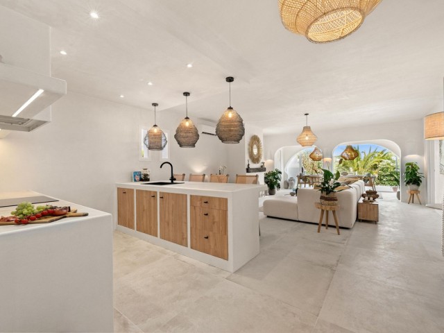 4 Bedrooms Townhouse in El Chaparral