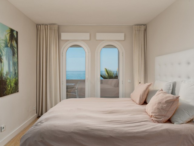 Apartamento con 3 Dormitorios  en Estepona