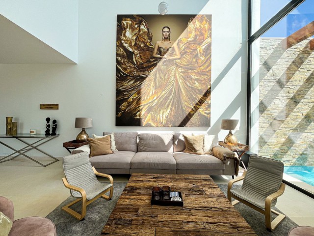 Villa con 5 Dormitorios  en Cabopino