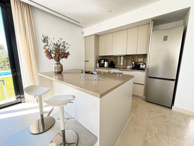 Villa con 5 Dormitorios  en Cabopino