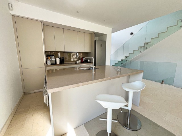 Villa con 5 Dormitorios  en Cabopino