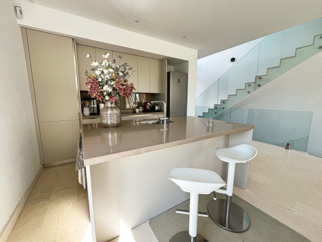 Villa con 5 Dormitorios  en Cabopino