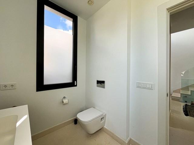 Villa con 5 Dormitorios  en Cabopino