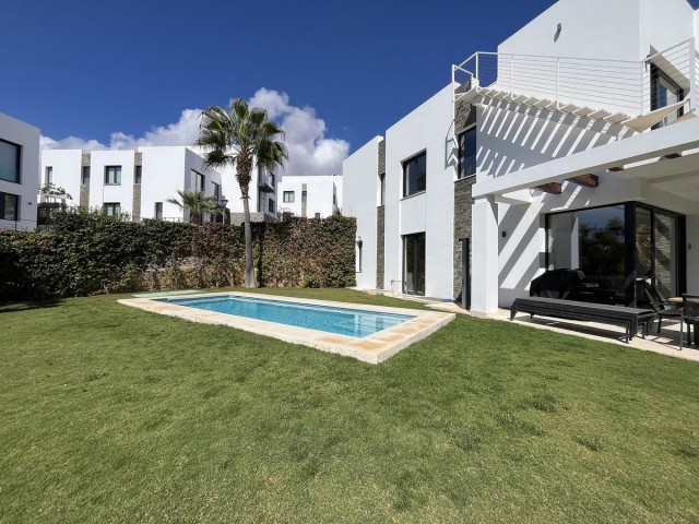 5 Bedrooms Villa in Cabopino