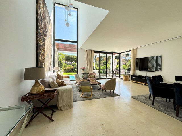 5 Bedrooms Villa in Cabopino