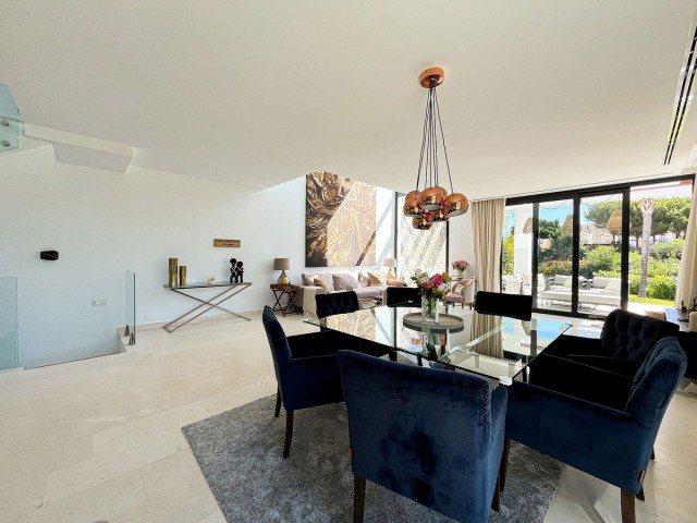 5 Bedrooms Villa in Cabopino