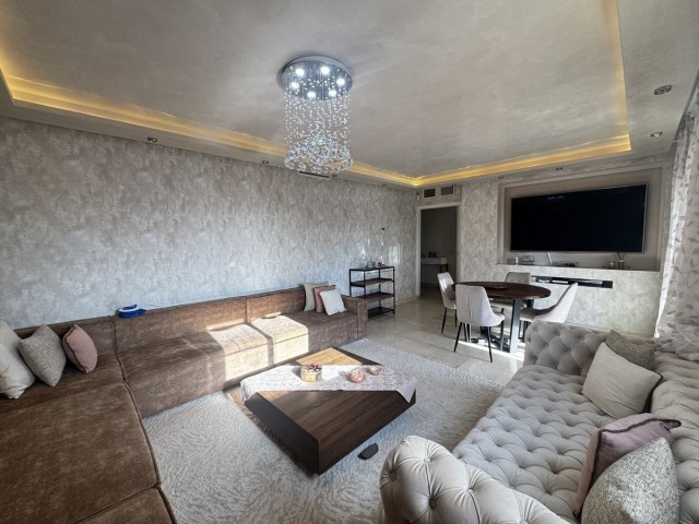 2 Bedrooms Apartment in Benahavís