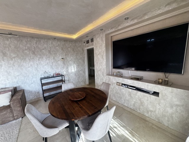 2 Bedrooms Apartment in Benahavís