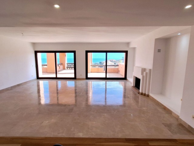 Penthouse in La Duquesa
