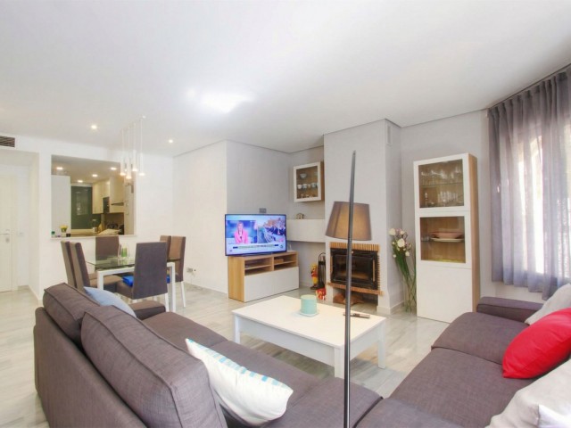 3 Bedrooms Apartment in Elviria