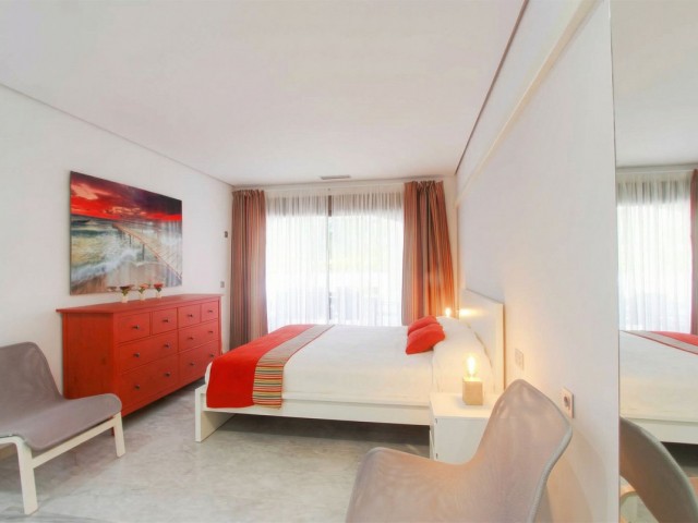 3 Bedrooms Apartment in Elviria