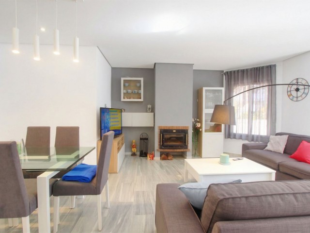 3 Bedrooms Apartment in Elviria