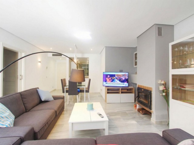 3 Bedrooms Apartment in Elviria