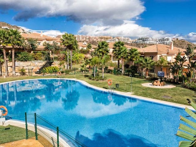 Villa con 4 Dormitorios  en Riviera del Sol