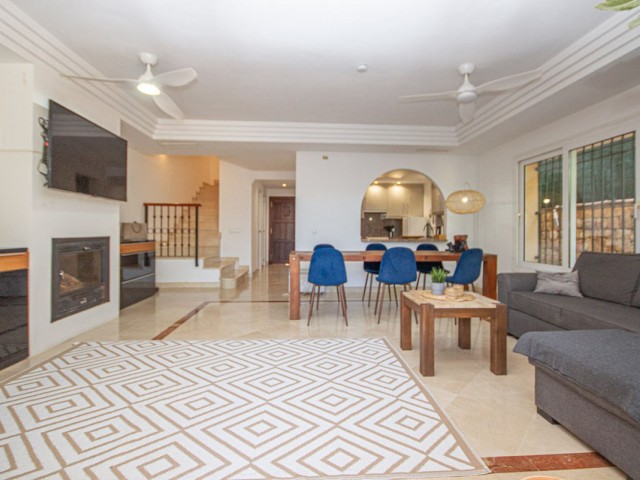 Villa con 4 Dormitorios  en Riviera del Sol