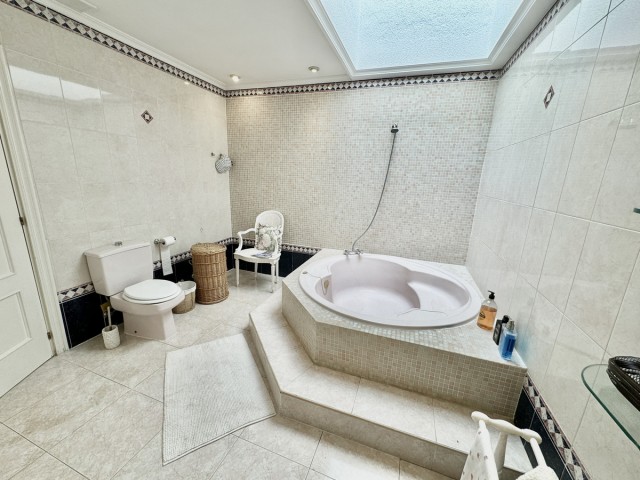 6 Bedrooms Villa in San Pedro de Alcántara