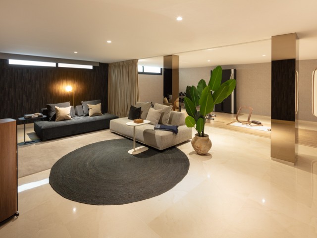 5 Schlafzimmer Villa in Nueva Andalucía