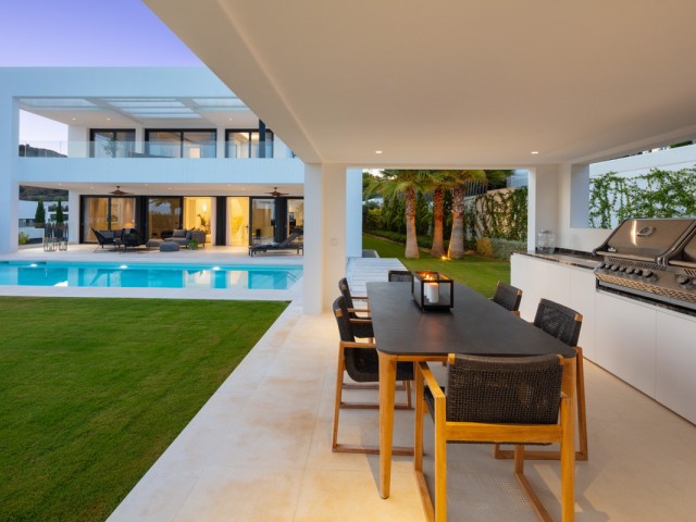 5 Schlafzimmer Villa in Nueva Andalucía