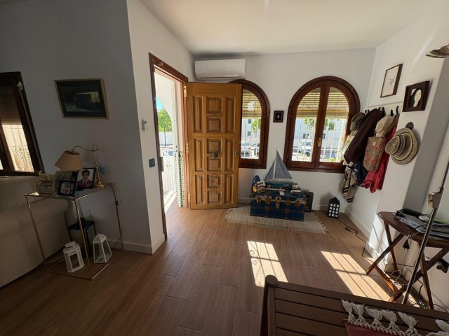 Villa con 4 Dormitorios  en La Colina