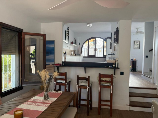 Villa con 4 Dormitorios  en La Colina