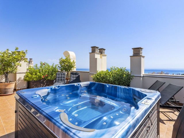 4 Bedrooms Apartment in Benalmadena