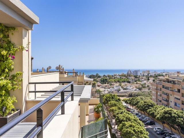 4 Bedrooms Apartment in Benalmadena