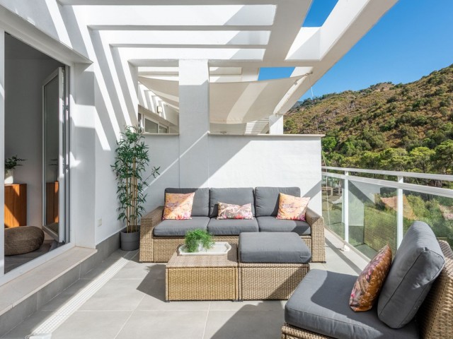 2 Bedrooms Apartment in Benahavís