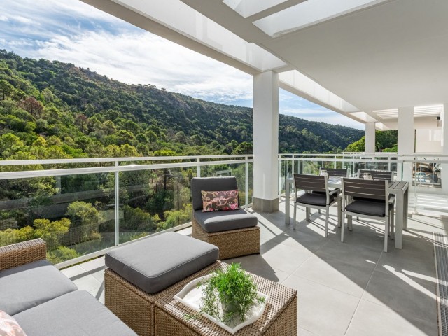 2 Bedrooms Apartment in Benahavís