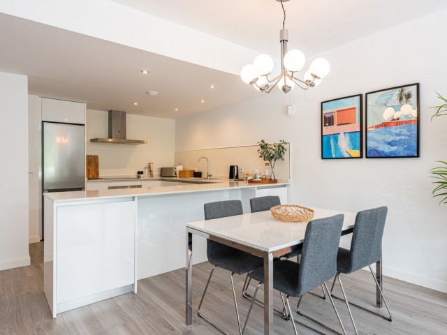 2 Bedrooms Apartment in Benahavís