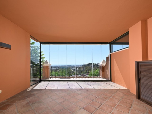 3 Bedrooms Apartment in Benahavís