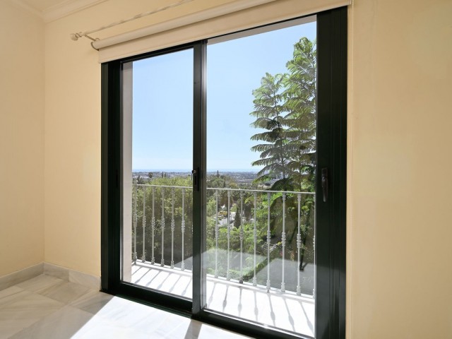 3 Bedrooms Apartment in Benahavís