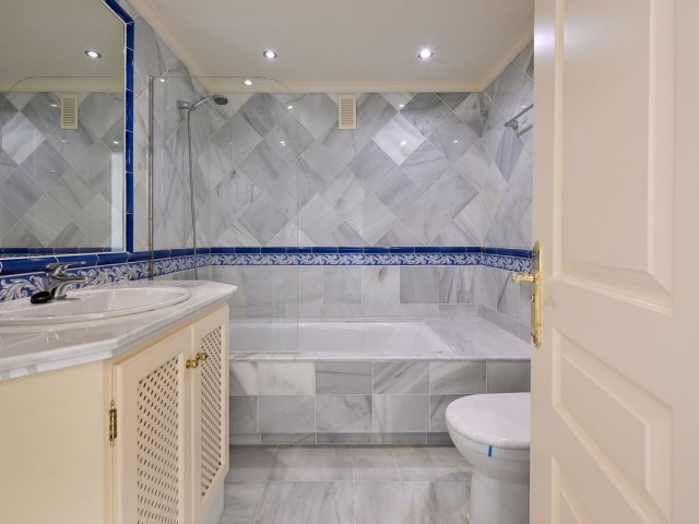 3 Bedrooms Apartment in Benahavís