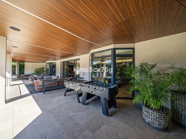 10 Bedrooms Villa in Guadalmina Baja