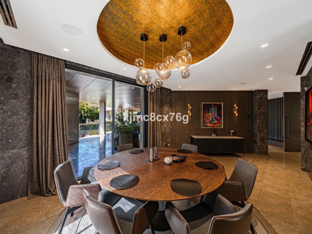 10 Bedrooms Villa in Guadalmina Baja