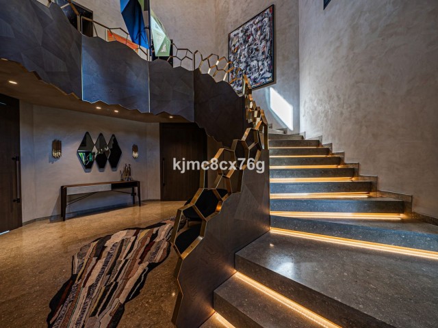 10 Bedrooms Villa in Guadalmina Baja