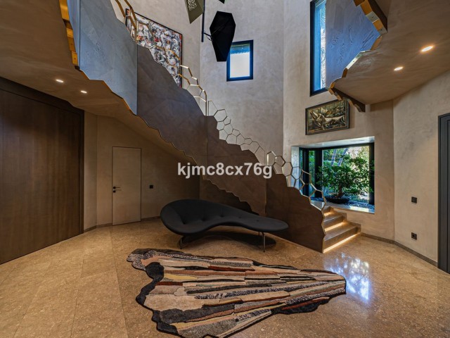 10 Bedrooms Villa in Guadalmina Baja