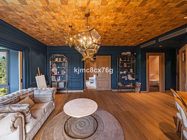 10 Bedrooms Villa in Guadalmina Baja