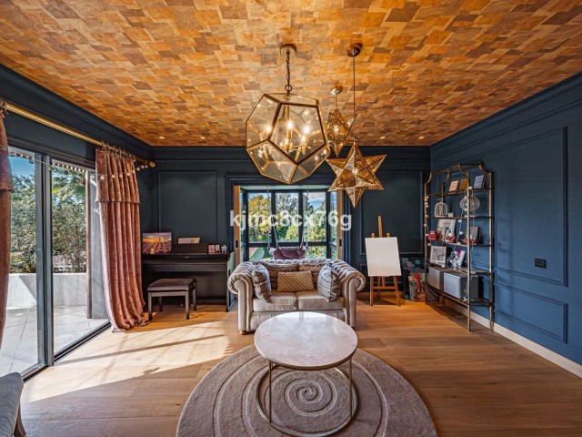 10 Bedrooms Villa in Guadalmina Baja