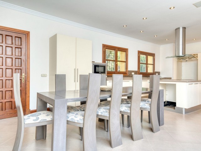 6 Makuuhuoneen Huvila La Zagaleta