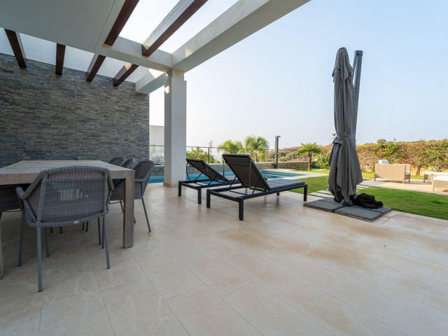 5 Bedrooms Villa in Cabopino