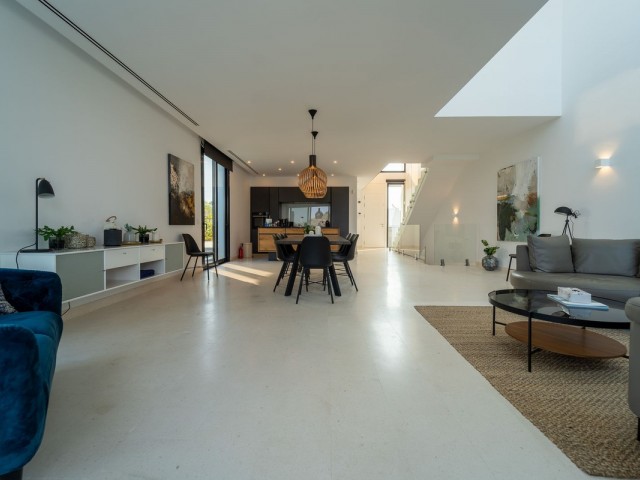 5 Bedrooms Villa in Cabopino