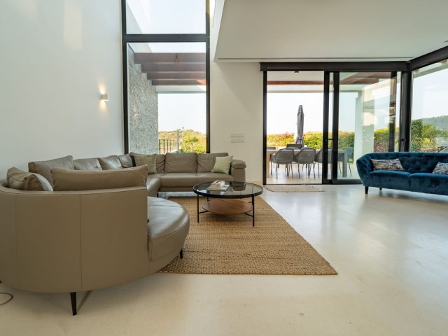 5 Sovrums Villa i Cabopino