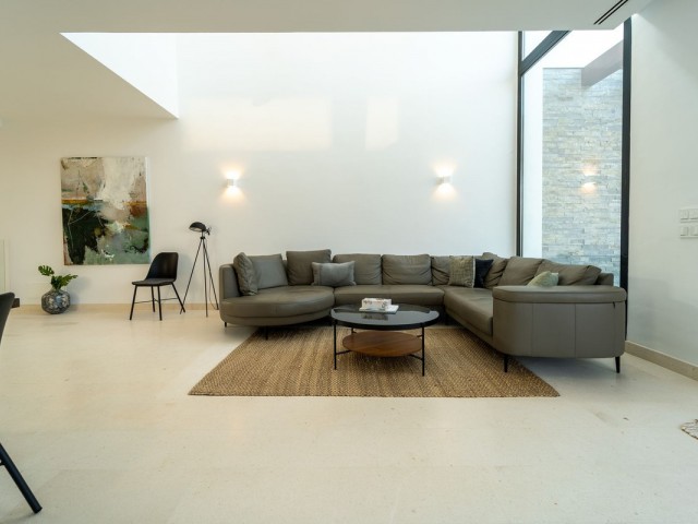 5 Sovrums Villa i Cabopino