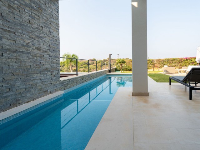 5 Sovrums Villa i Cabopino