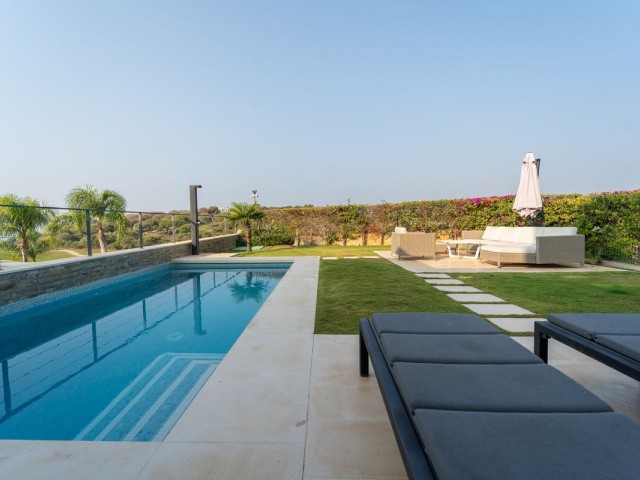 5 Sovrums Villa i Cabopino