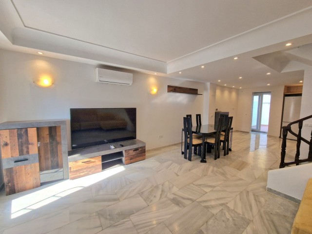 Adosado con 3 Dormitorios  en Mijas