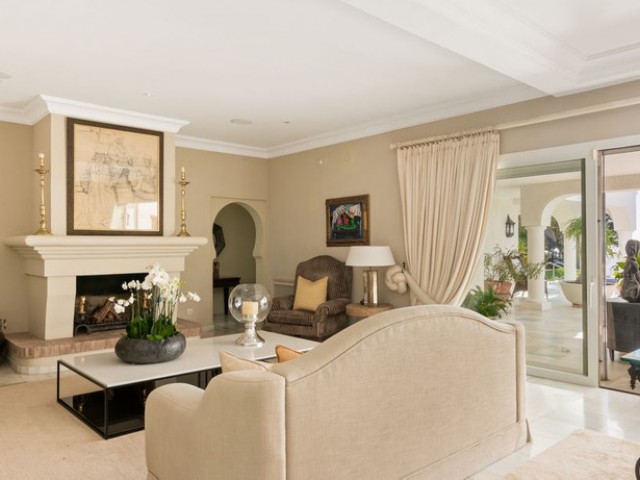 5 Bedrooms Villa in Los Monteros