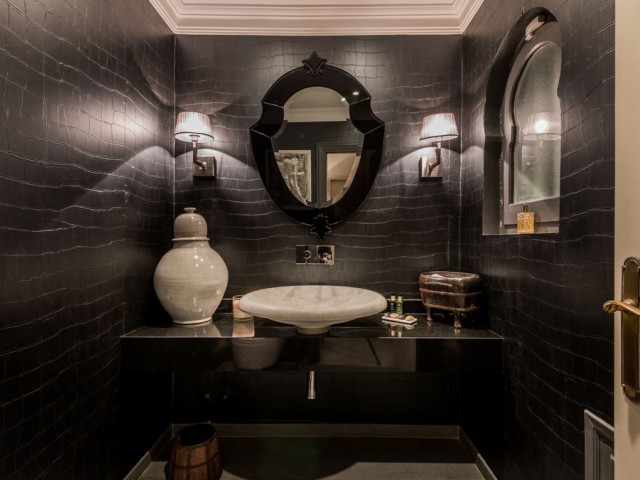 5 Bedrooms Villa in Los Monteros